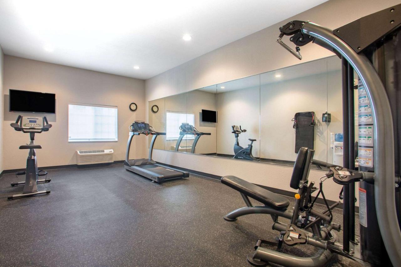 Microtel Inn & Suites By Wyndham Liberty Ne Kansas City Area ภายนอก รูปภาพ